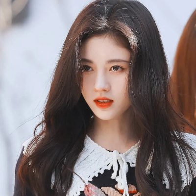 蜜桃女孩